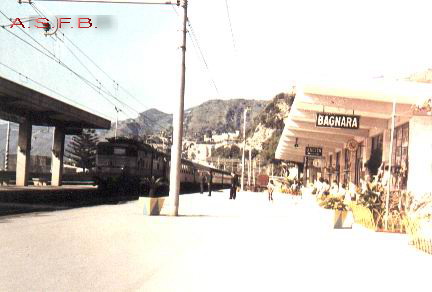 Due istantanee della stazione ferroviaria di Bagnara negli anni 80