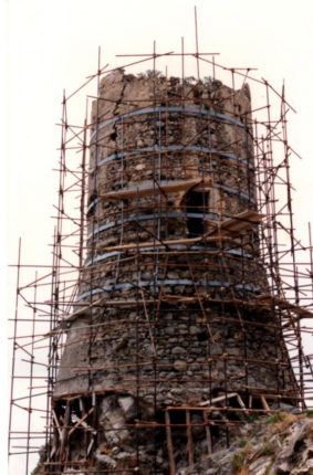 La torre aragonese

durante i lavori di restauro del 1989

foto di Francesco Calabrò